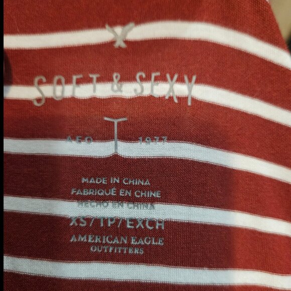 American Eagle Soft & Sexy Striped Tee – Size XS – V-Neck Short Sleeve - Picture 3 of 3